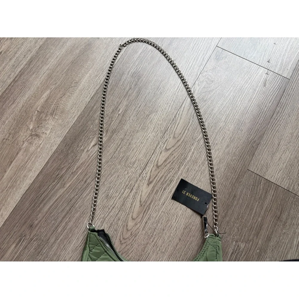 Forever 21 Olive Green Quilted Nylon Crescent Crossbody Bag Silver Chain Strap - Picture 4 of 9